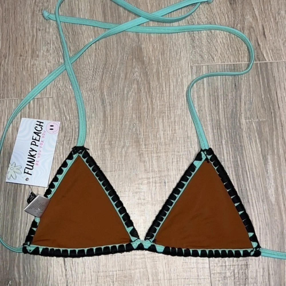 Dippin daisy’s‎ bikini top triangle NWT